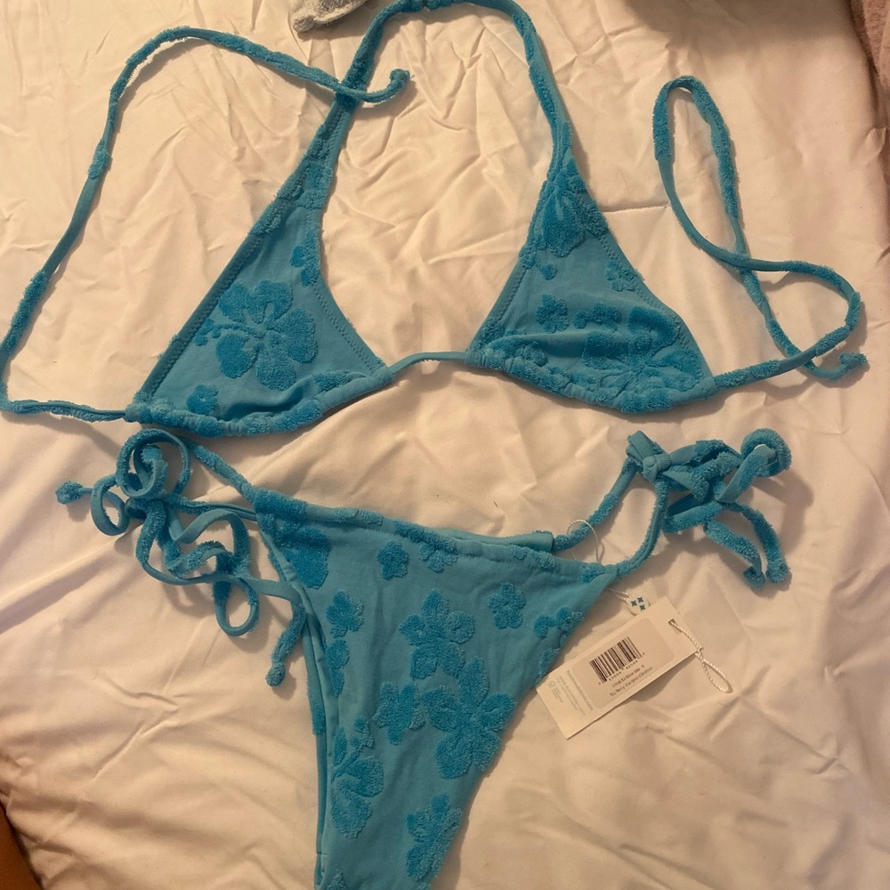 frankie’s bikini set